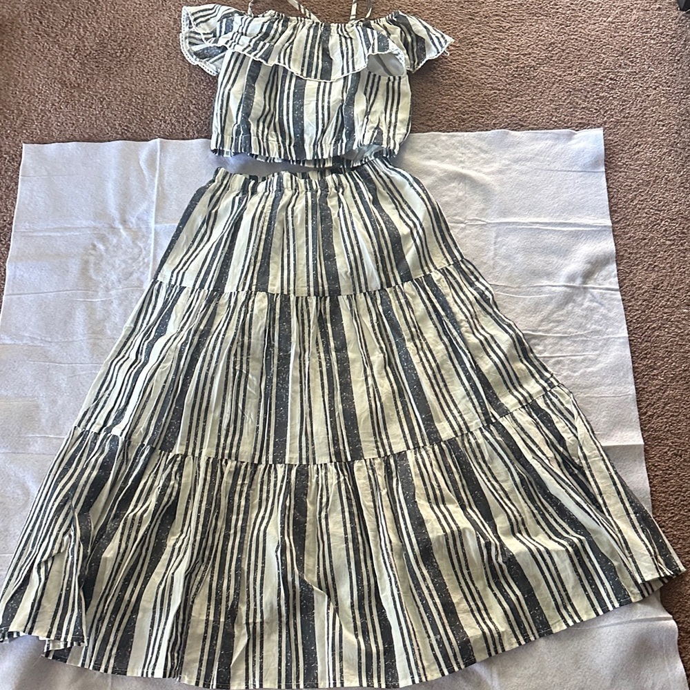 Striped girls Two-Piece Ruffle Top and Maxi Skirt Set - Black & White